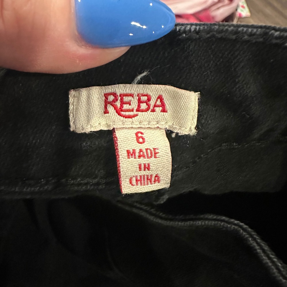 Reba Women Black Floral Embroidered Skinny Jeans Raw Hem Size 6 Stretch Denim - Picture 3 of 5